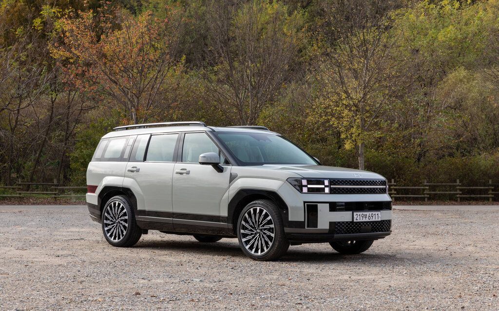 2024 Hyundai Santa Fe Hybrid rental car image